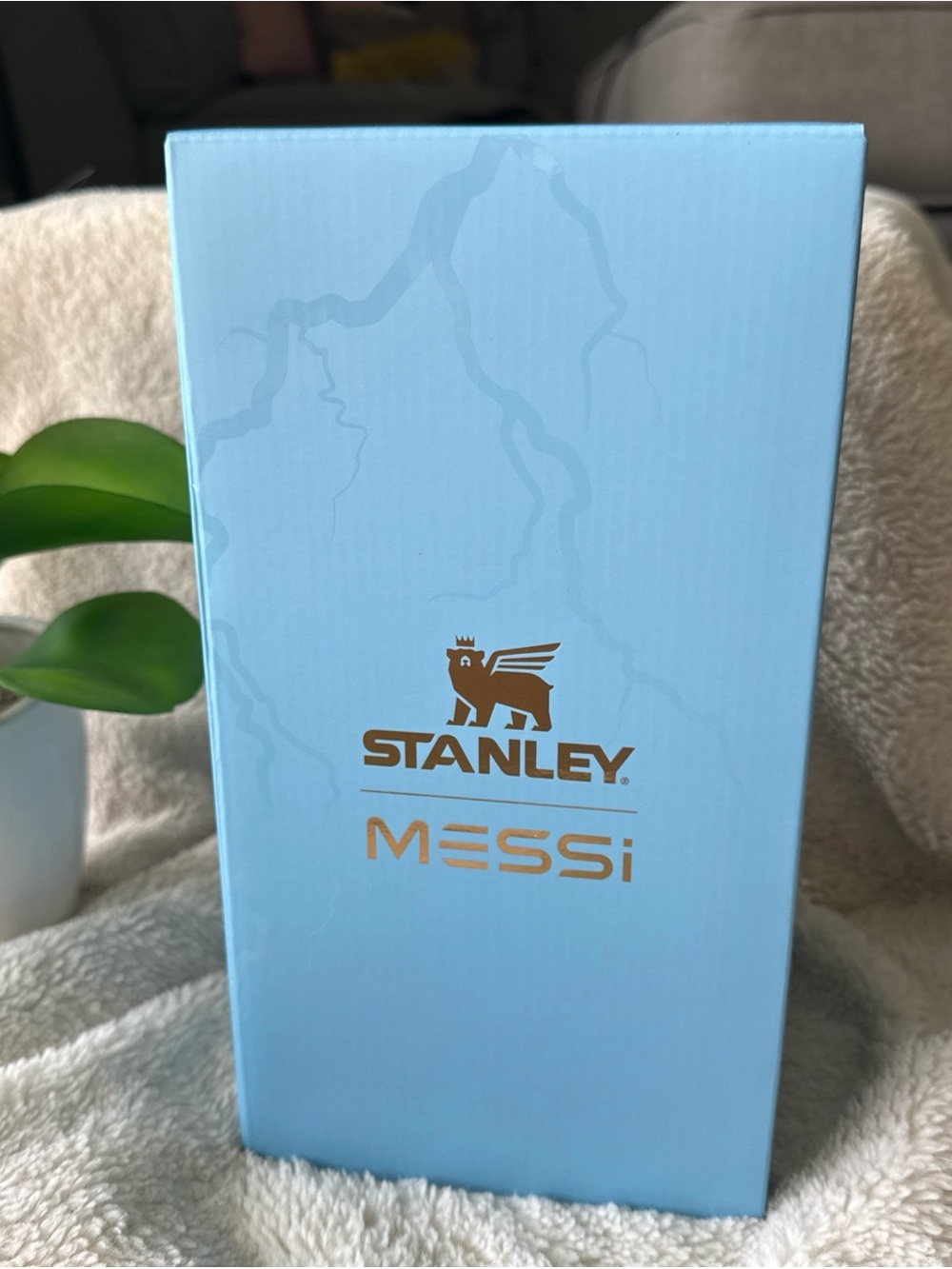 The Messi X Stanley IceFlow Flip Straw Jug 64oz 64 OZ Messi Blue Strike